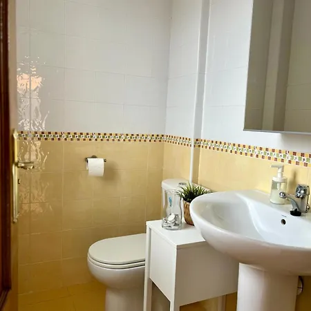 Casa , Dilar, Granada Con Jardin Y Piscina