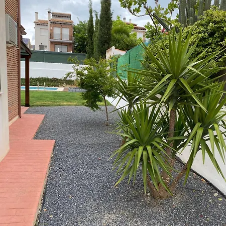 Casa , Dilar, Granada Con Jardin Y Piscina